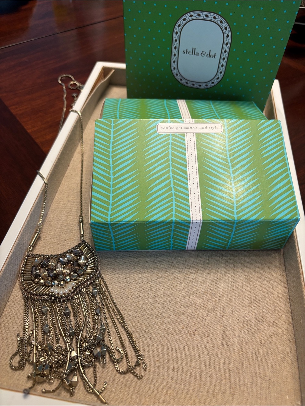 Stella & Dot Analena Pendant Necklace